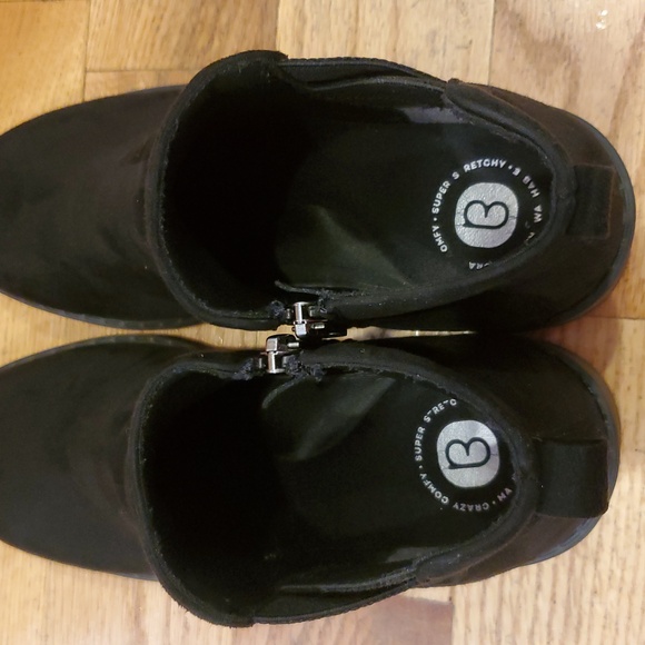 Bzees Ontario Black Ankle Boot - Picture 8 of 15